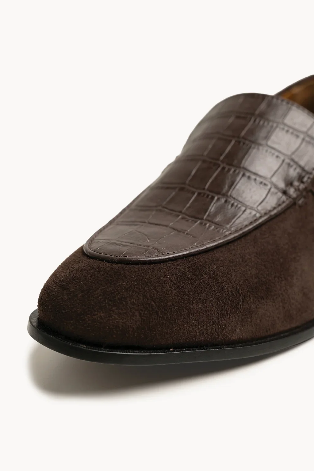Smeraldo Eleganza Loafer, Burgundy — 02 close-up