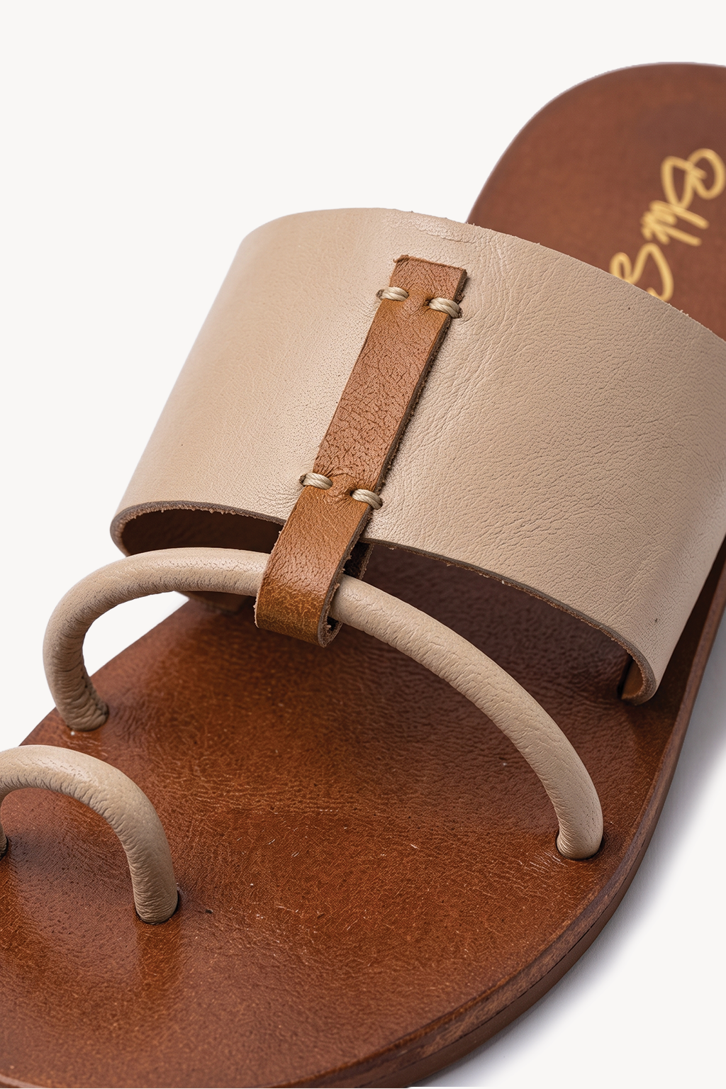 Luce Naturale Slide, Off White — 02 close-up