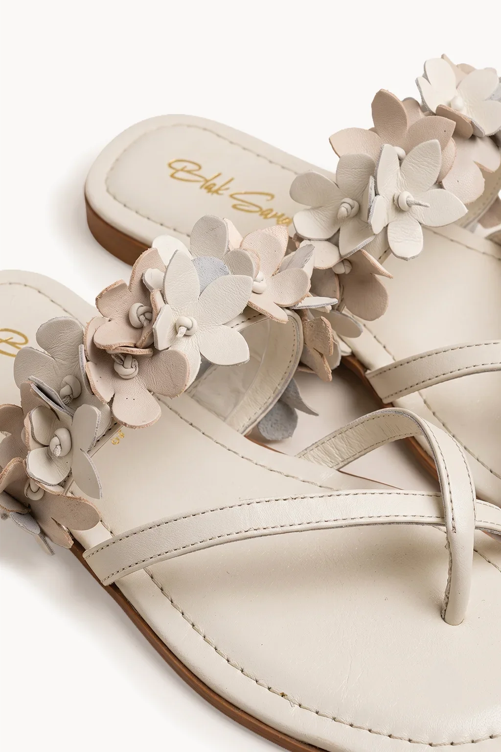 Fiore di Perla Flat Sandal, Off White — 02 close-up