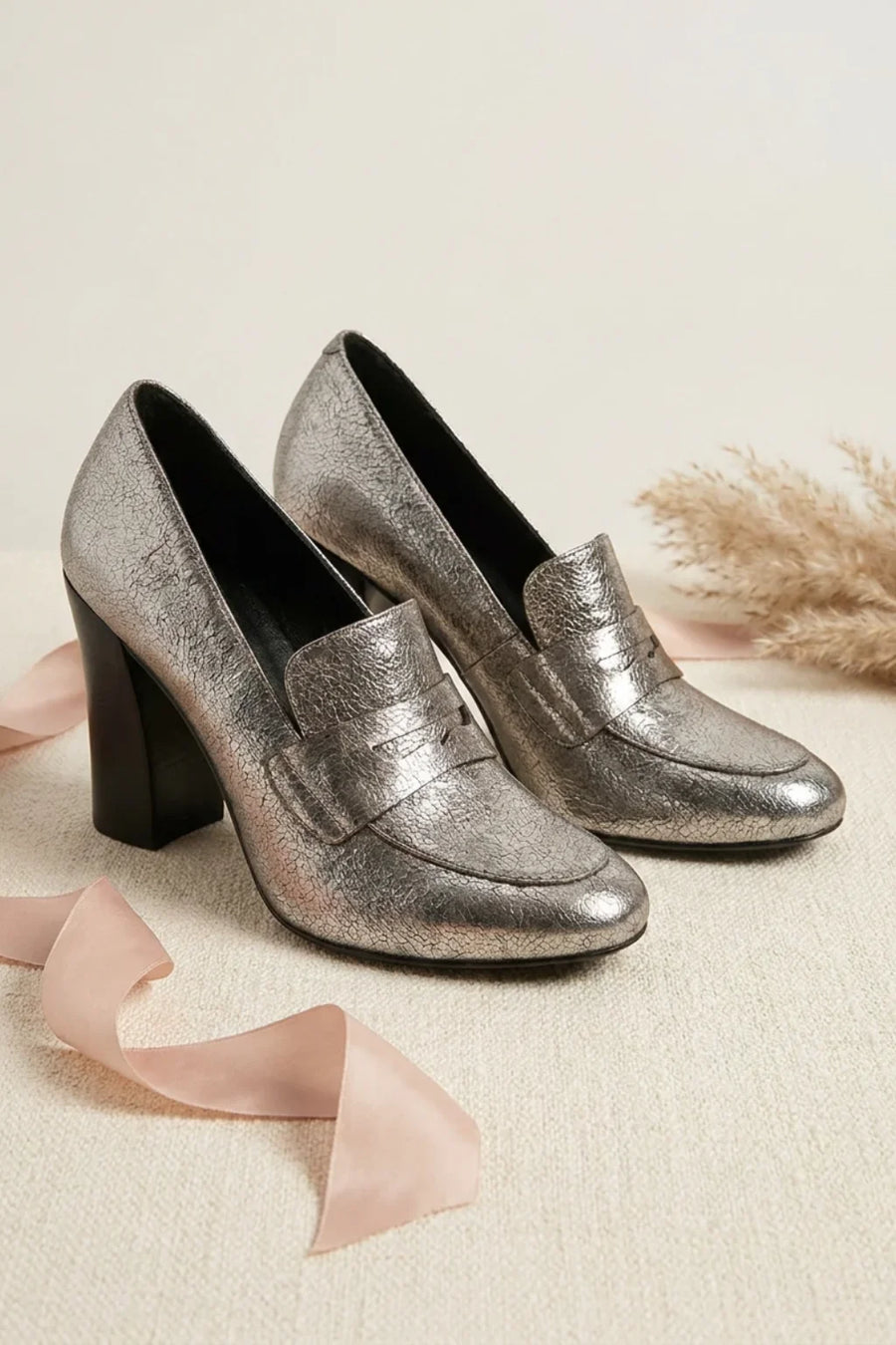 Reina de Oro Loafer