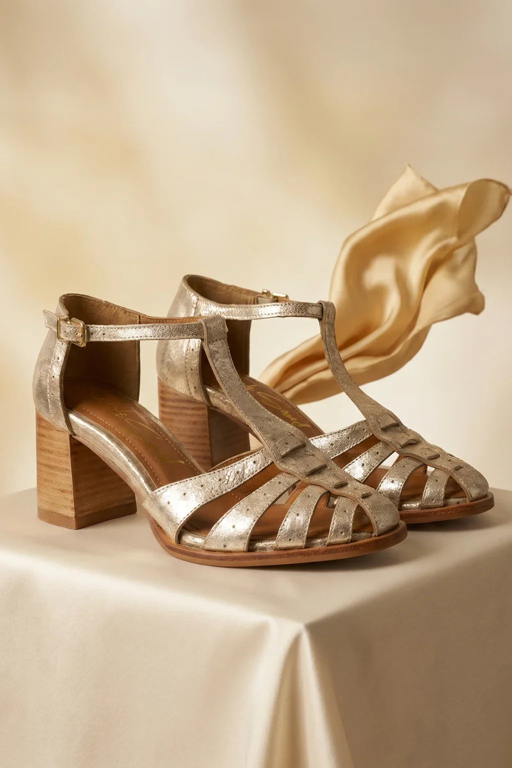 Bella Milano Sandal, Silver — 08 styled