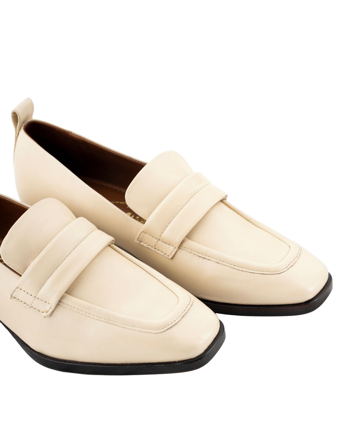 Sera Loafer, Cream — 01 close-up