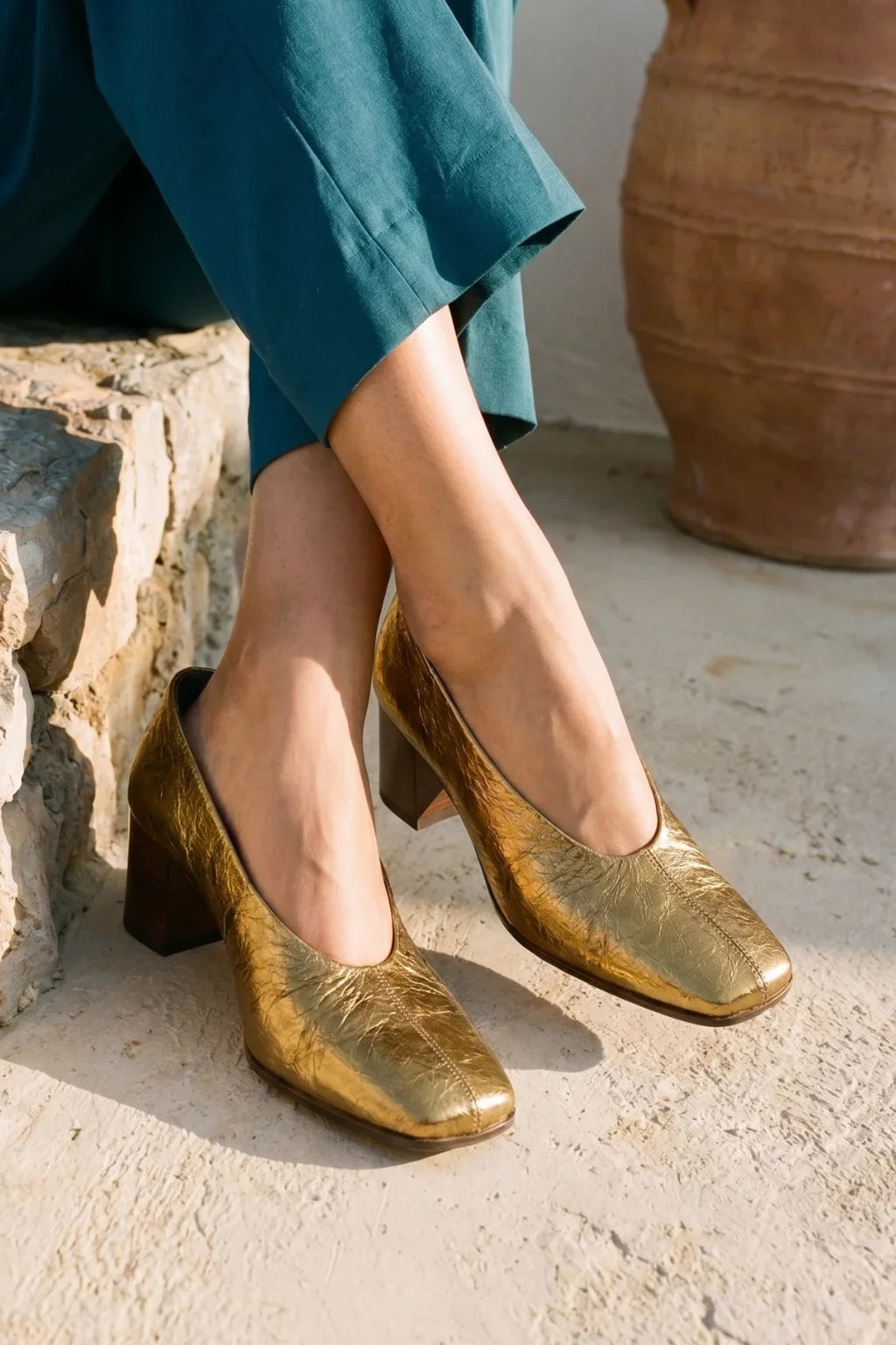 Aurelia Oro Block Heel, Antique Gold — 06 on the foot