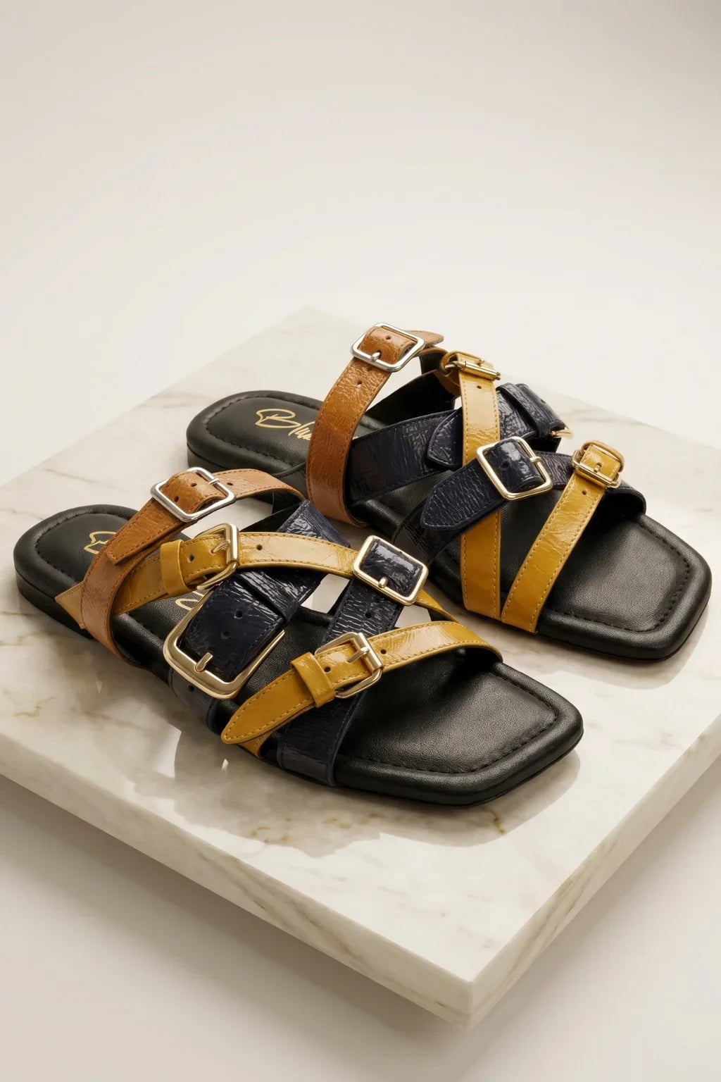Velluto Riviera Slide, Yellow & Black — 08 styled