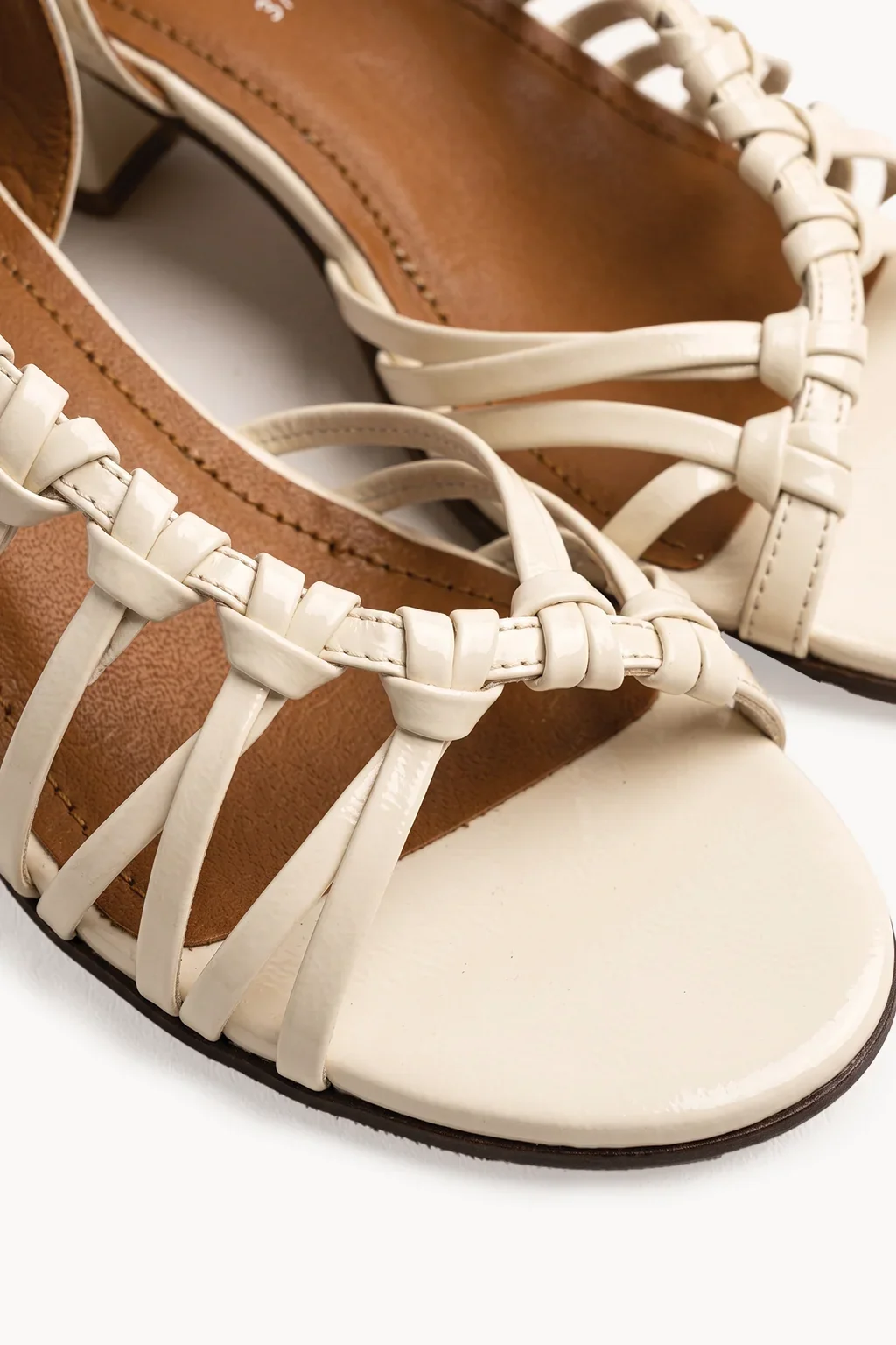 Arena de Marfil Sandal, White — 02 close-up
