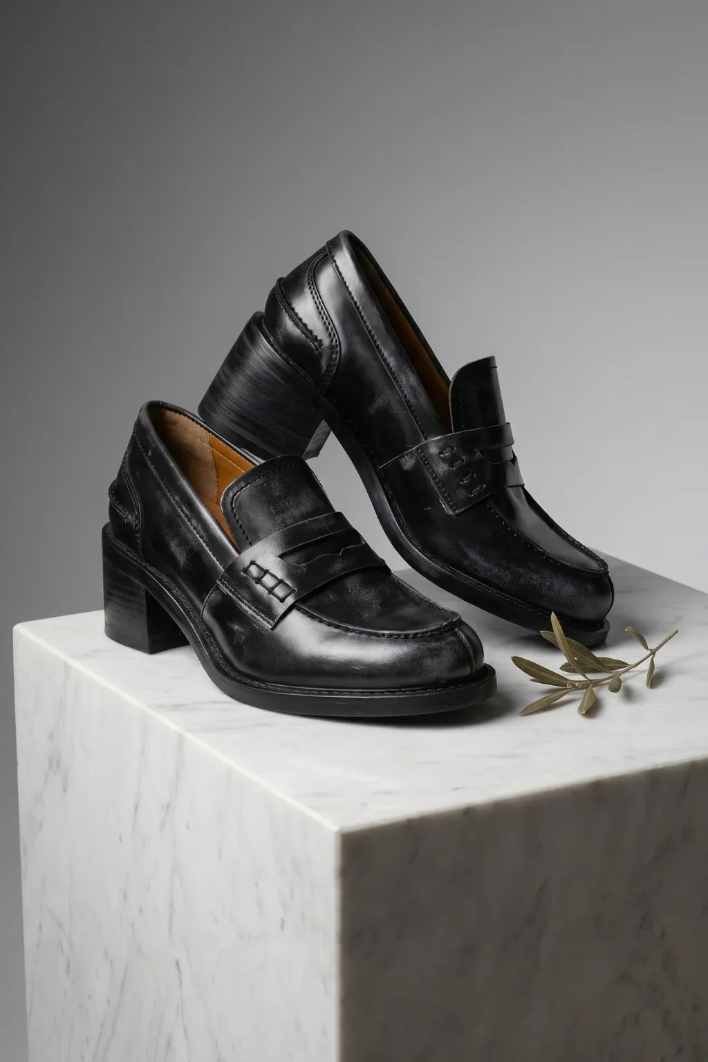 Senorita Noir Loafer, Dark Brown — 08 styled