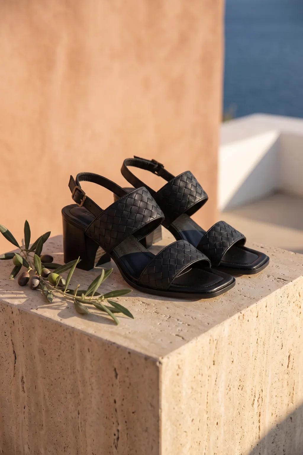 Belladonna Nera Sandalo, Black — 08 styled