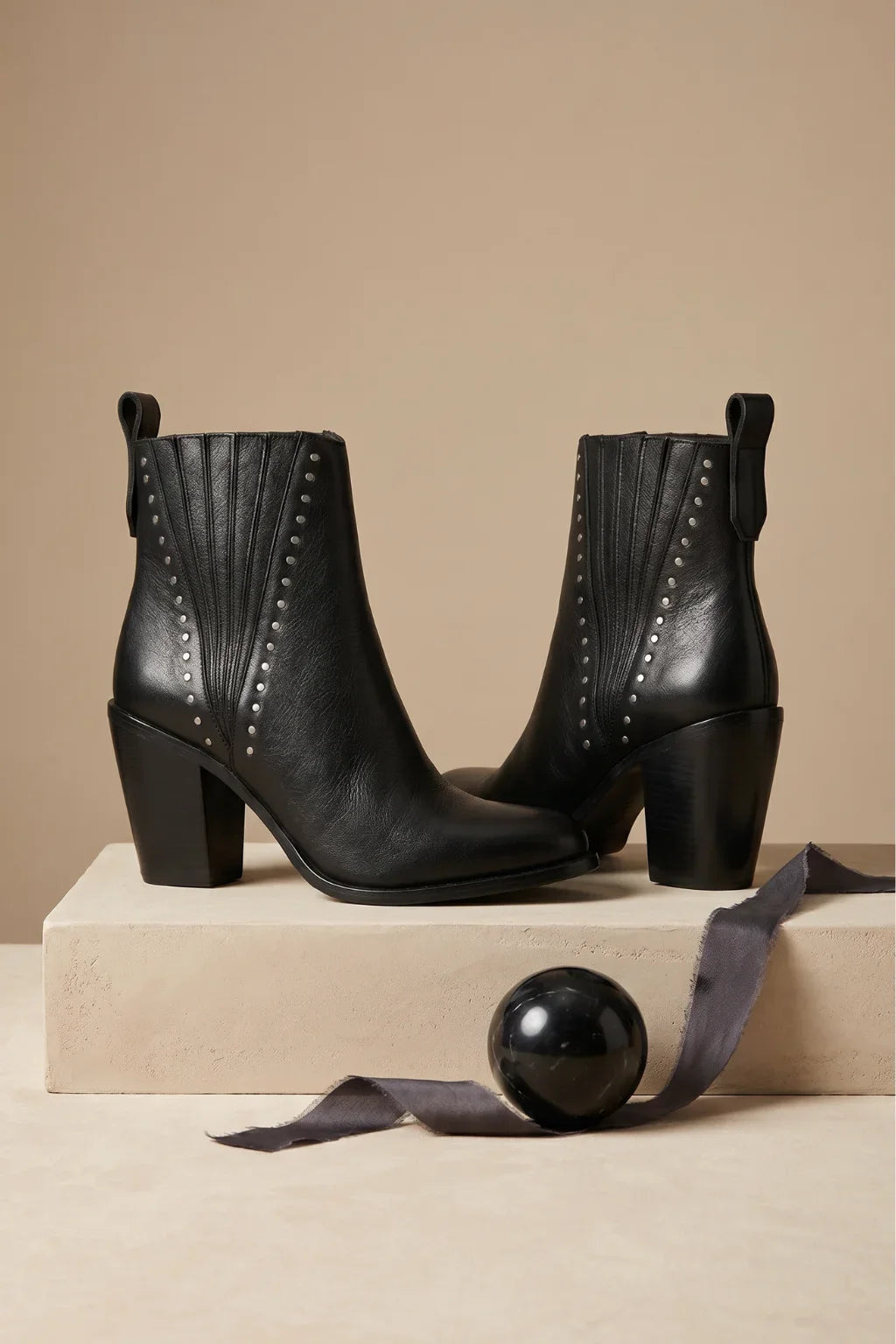 Roma Eleganza Ankle Boot, Dark Brown — 08 styled