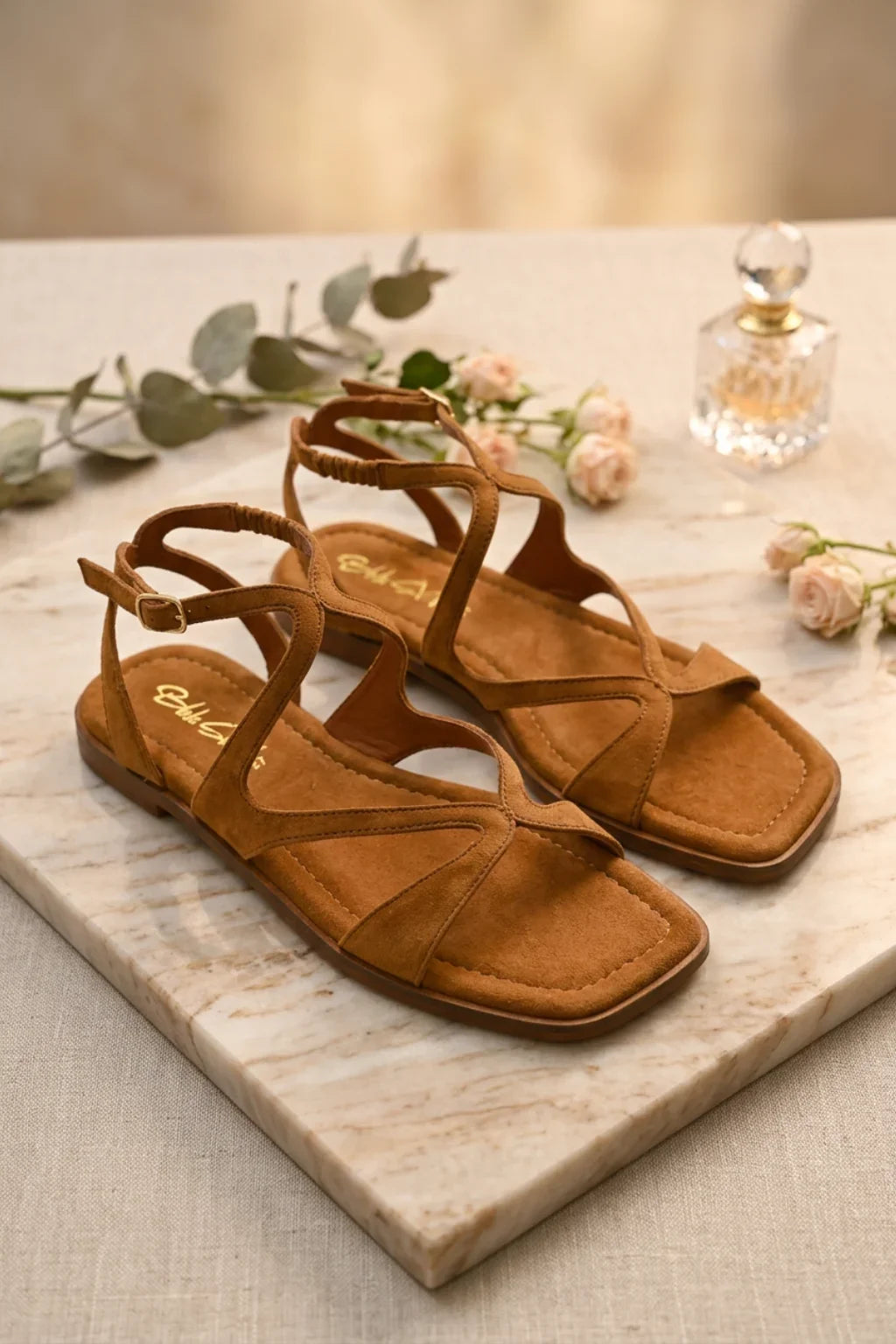 Alma Nomada Flat Strap, Tan — 08 styled