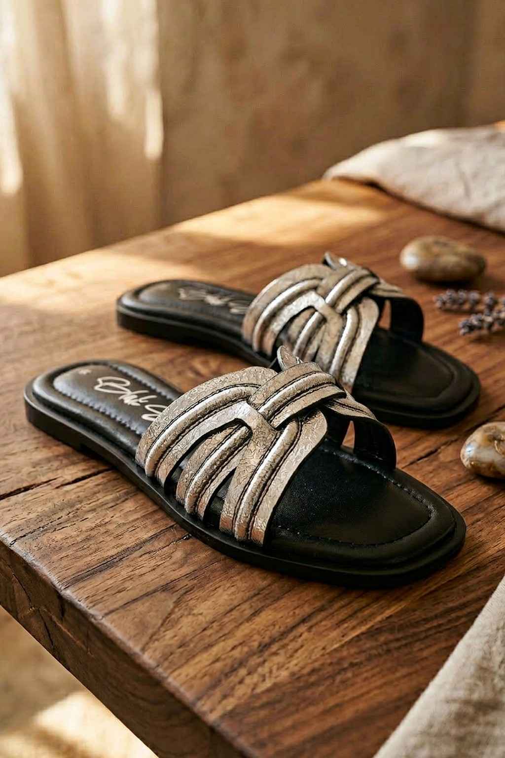 Aurea Noir Slide, Silver — 07 styled