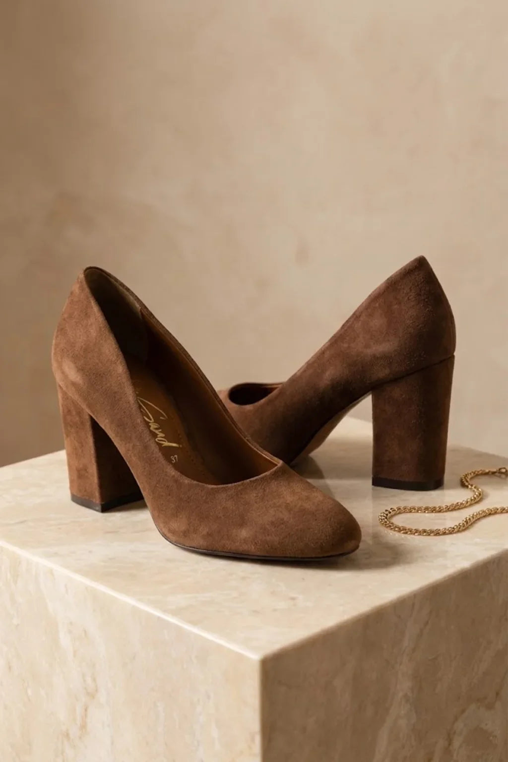 Decollete Camoscio – Block Heel, Brown — 08 styled