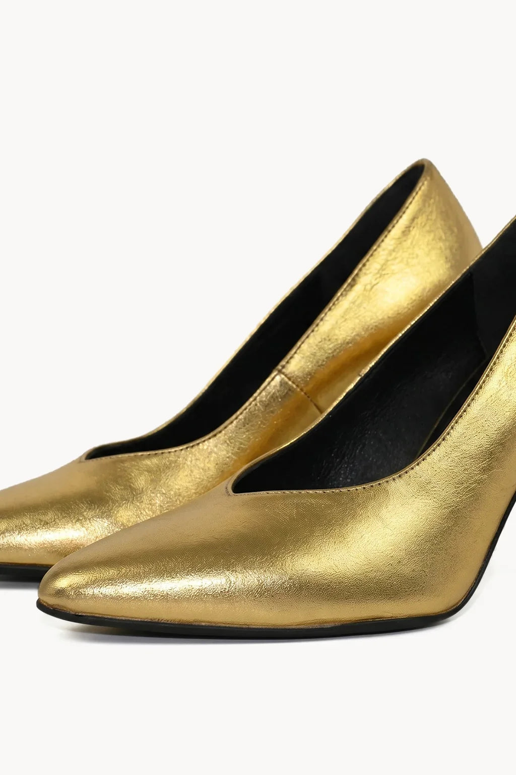 Sevilla Salon Pump, Gold — 02 close-up