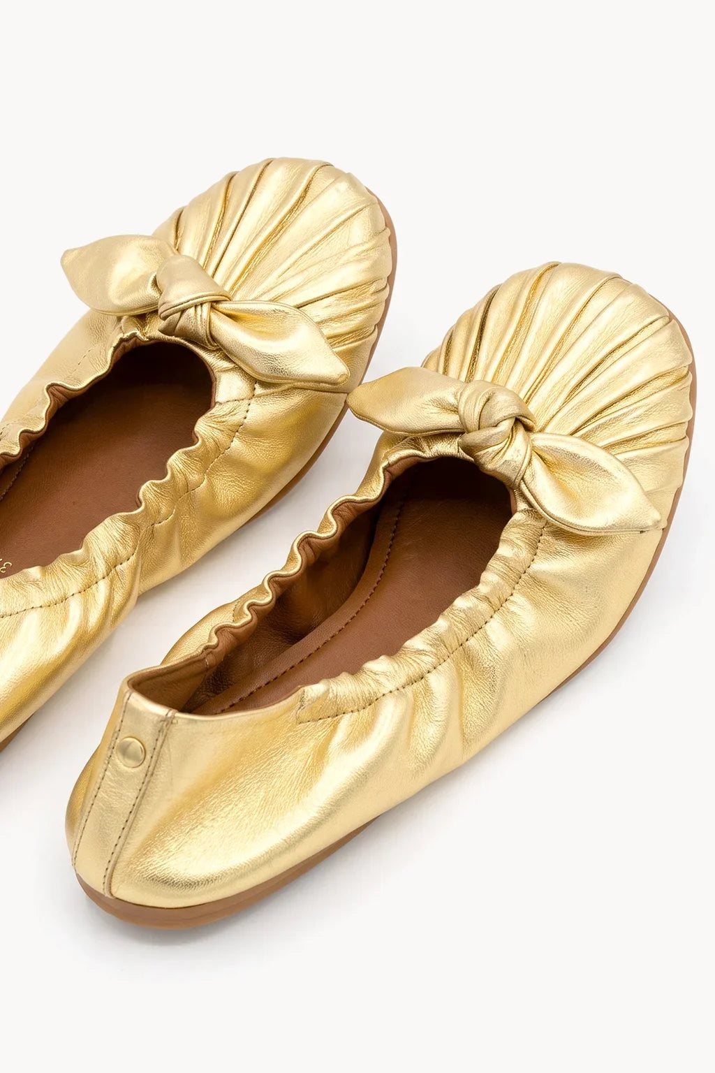 Bailarina Aurea, Gold — 02 close-up