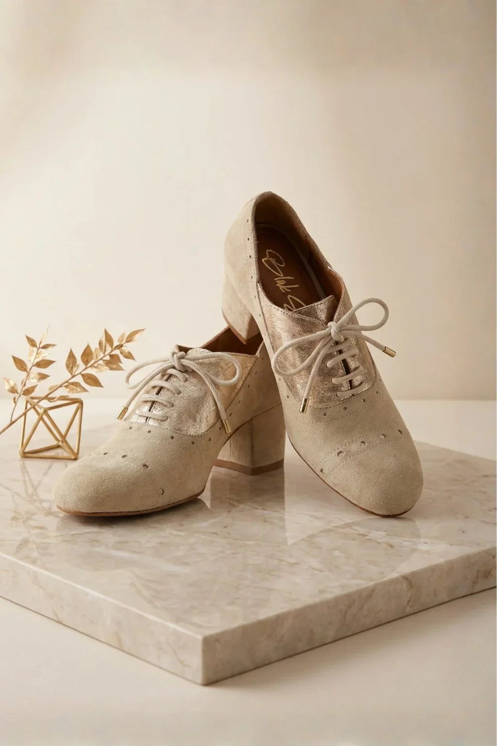 Venezia Oro Brogue Heel, Ivory — 08 styled