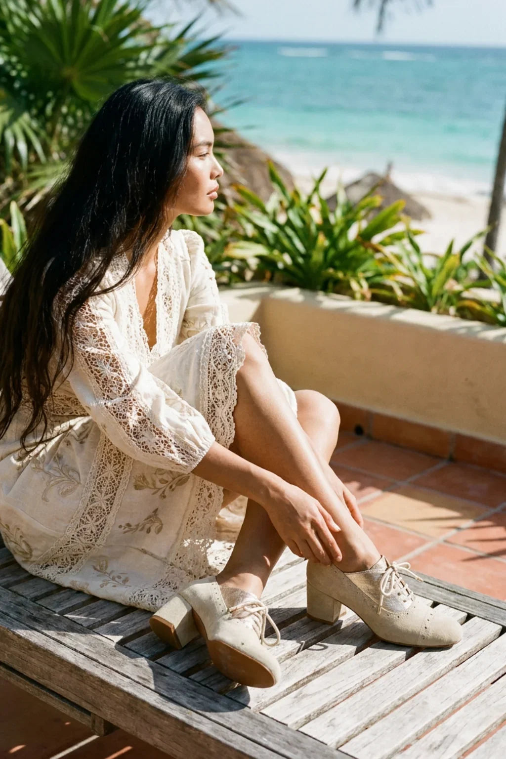 Venezia Oro Brogue Heel, Ivory — 07 on model