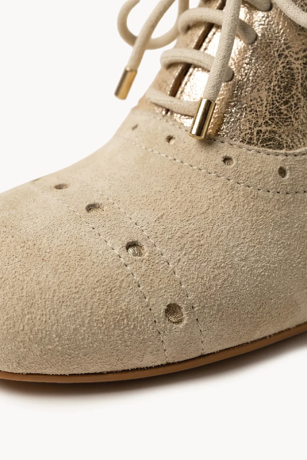 Venezia Oro Brogue Heel, Ivory — 02 close-up