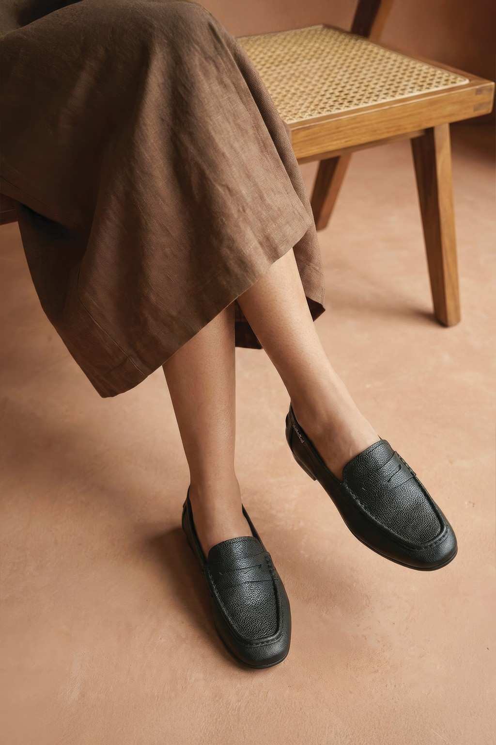 Kairo – Modern Loafers Shoes, Black — 06 on the foot
