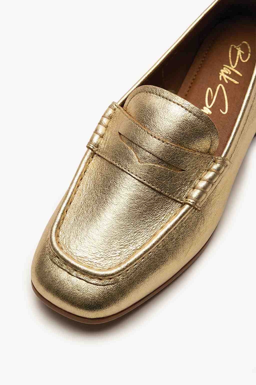 Kairo – Modern Loafers Shoes, Gold — 03 close-up