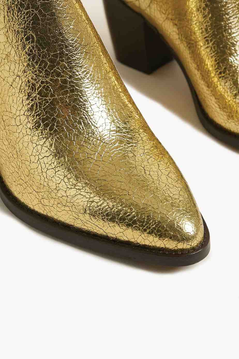 Montara – Heritage Suede Boots, Gold — 02 close-up