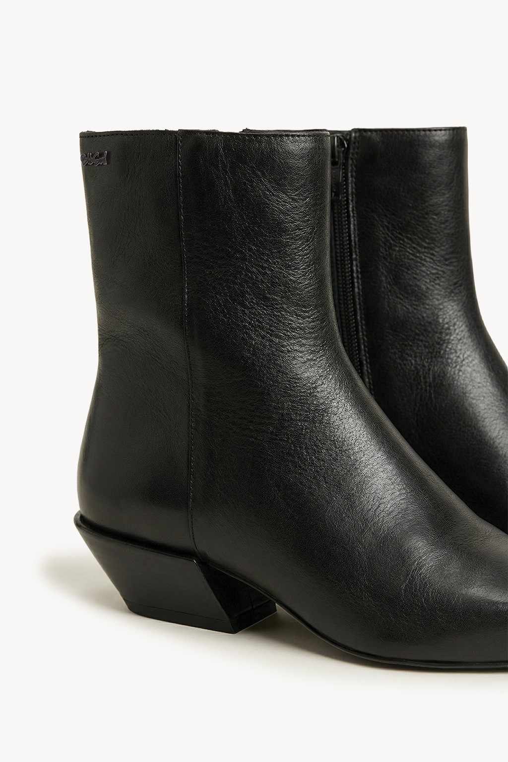 NoirAvenue – Ankle Boots, Black — 02 close-up