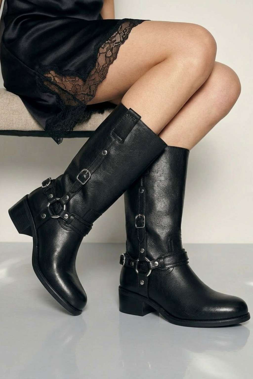 NoirBuckler – Boots, Dark Brown — 06 on the foot