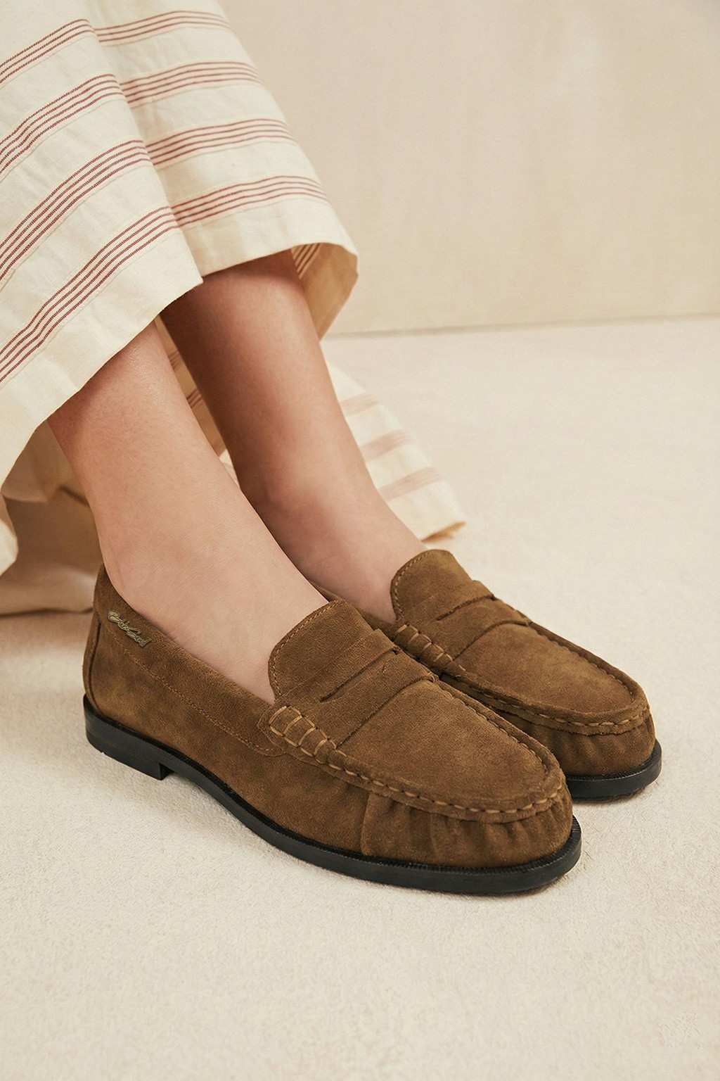 Modo Loafer, Tobacco — 06 on the foot
