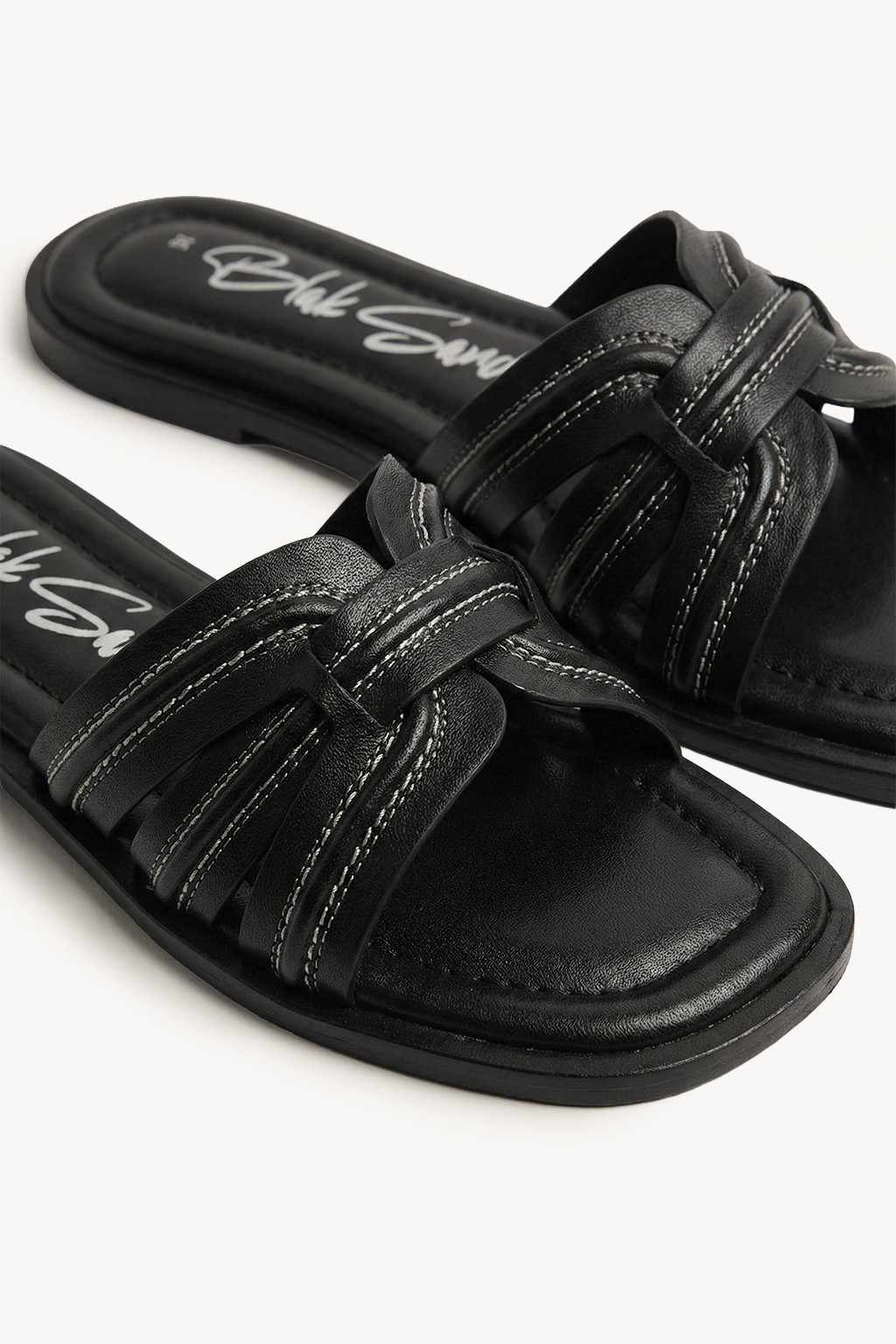 Aurea Noir Slide, Black — 03 close-up