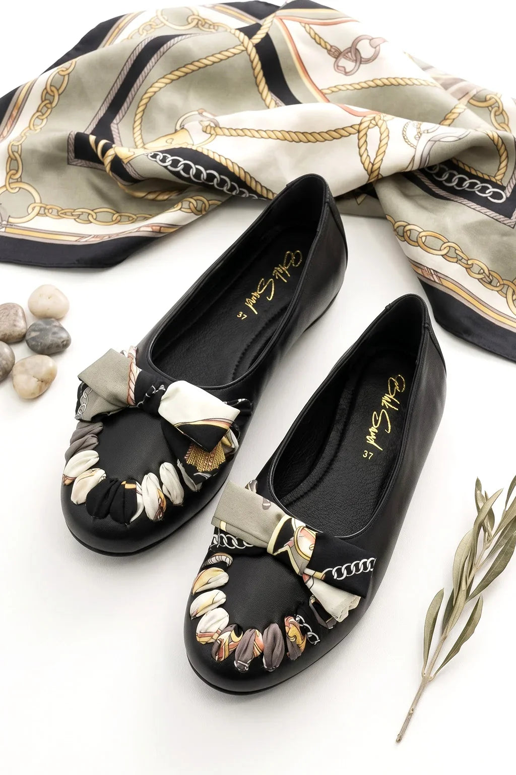 Alma Blanca Ballerina, Black — 08 styled