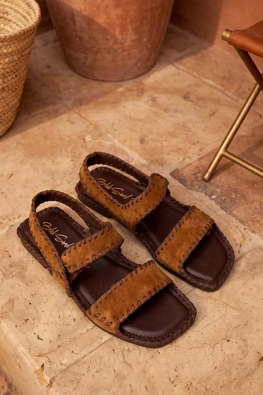 Rosso Imperiale Sandalo, Brown — 08 styled