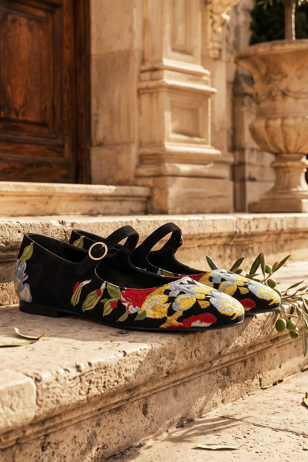 Mercedita Jardin Ballerina, Black — 08 styled