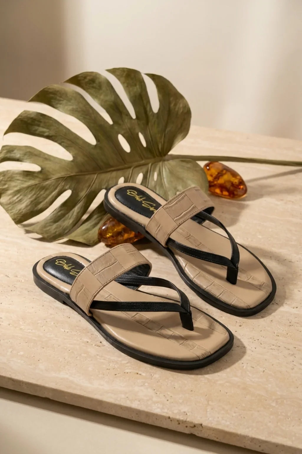 Venezia Intreccio Rosso Flat, Beige — 08 styled