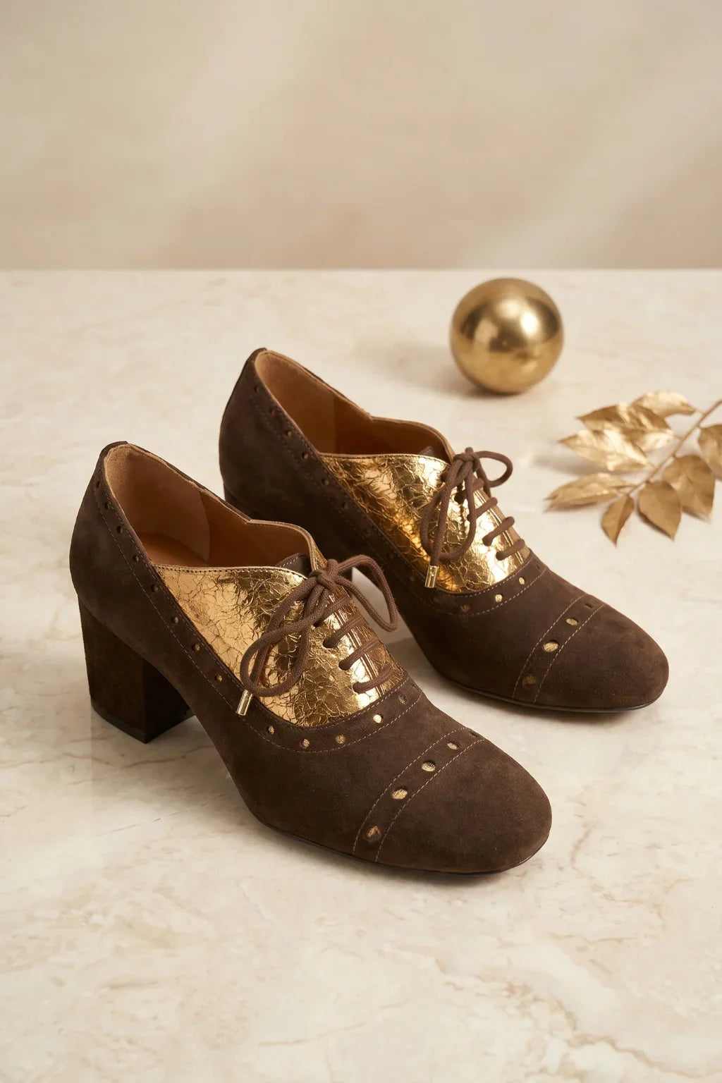Venezia Oro Brogue Heel, Brown & Gold — 08 styled