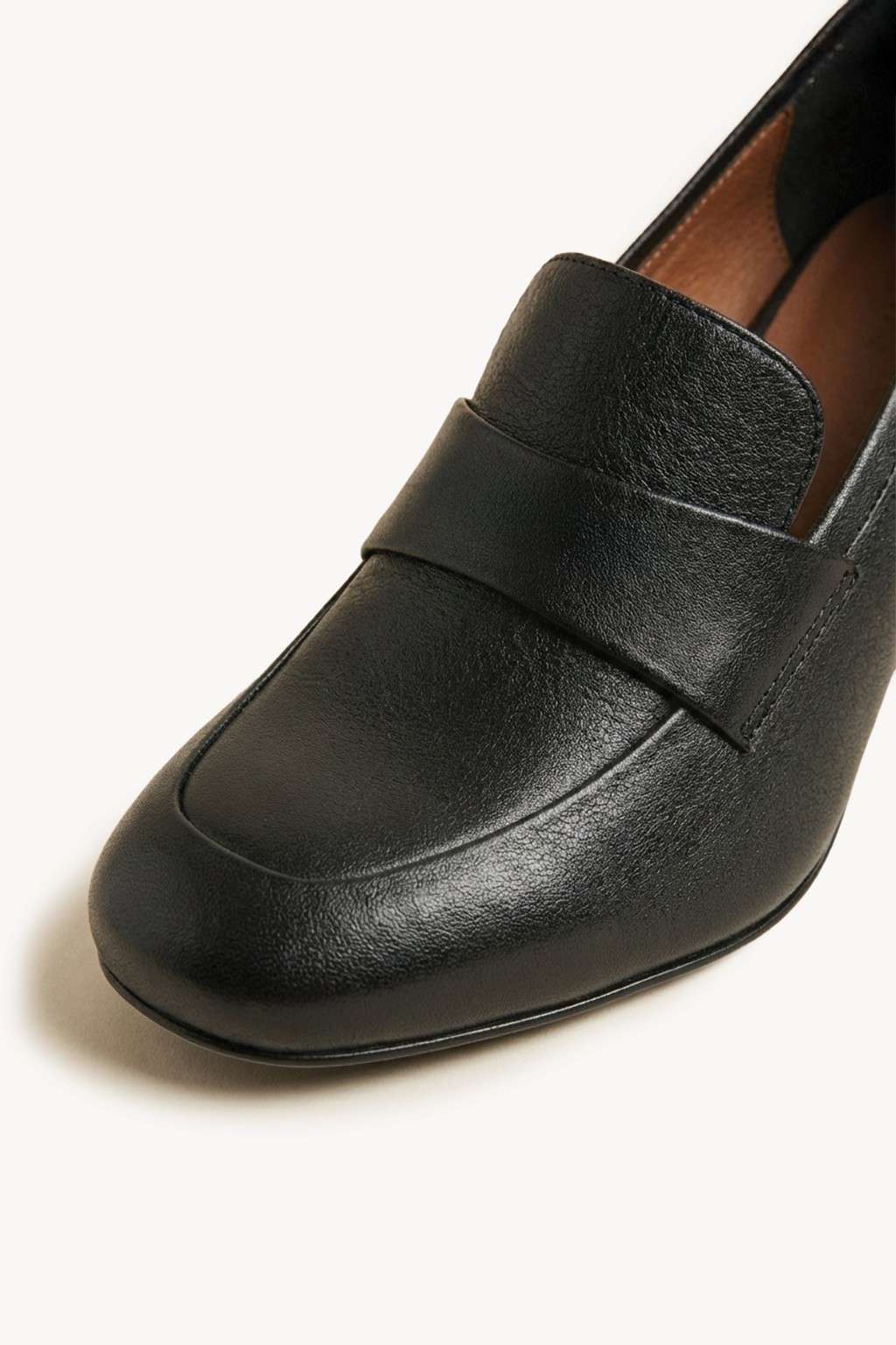 Bellve - Minimal Slip-On Loafers, Black — 03 close-up
