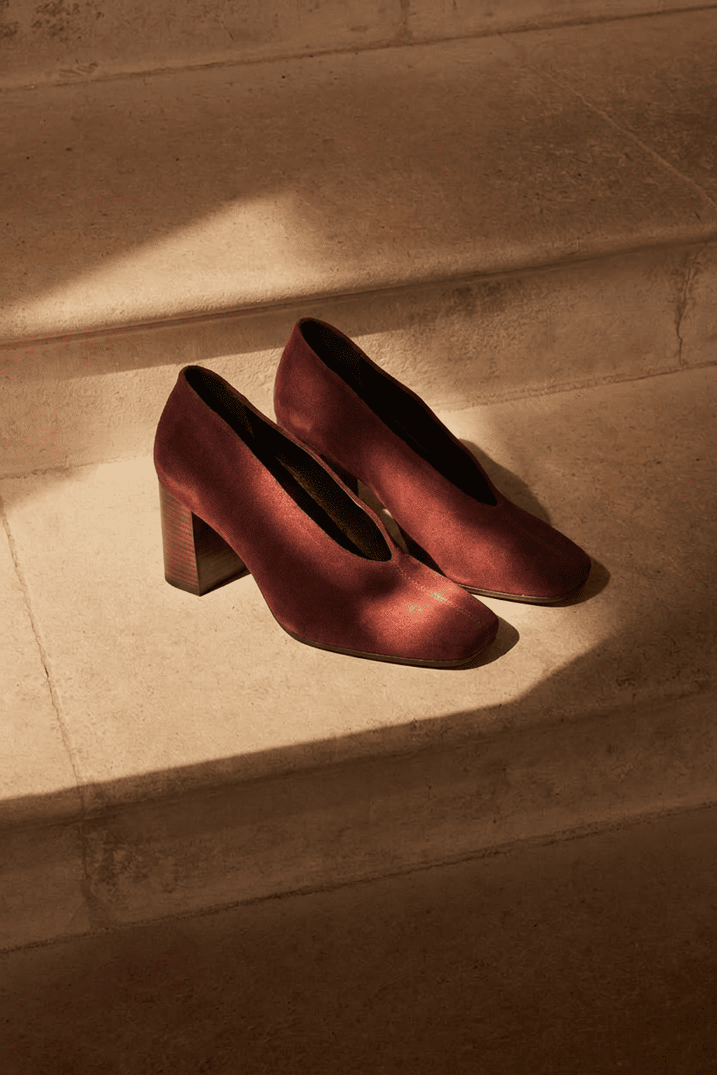 Aurelia Oro Block Heel, Burgundy — 09 styled
