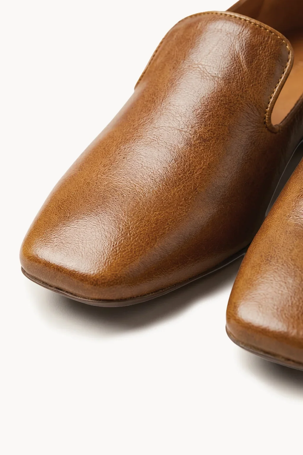 Vento Moderno Loafer, Tan — 02 close-up
